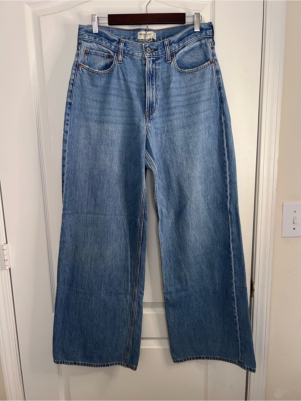 Abercrombie & Fitch Light Blue the Wide-Leg High-Rise Jeans size 29/8L - Picture 2 of 10